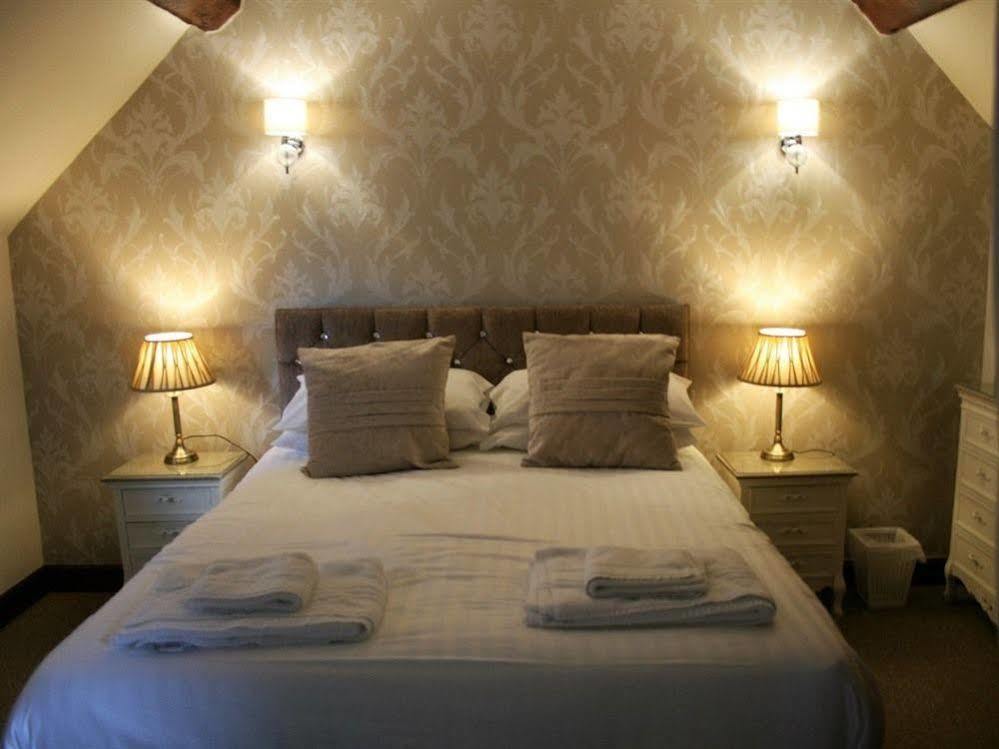 The Talbot Inn Мъч Уенлок Екстериор снимка