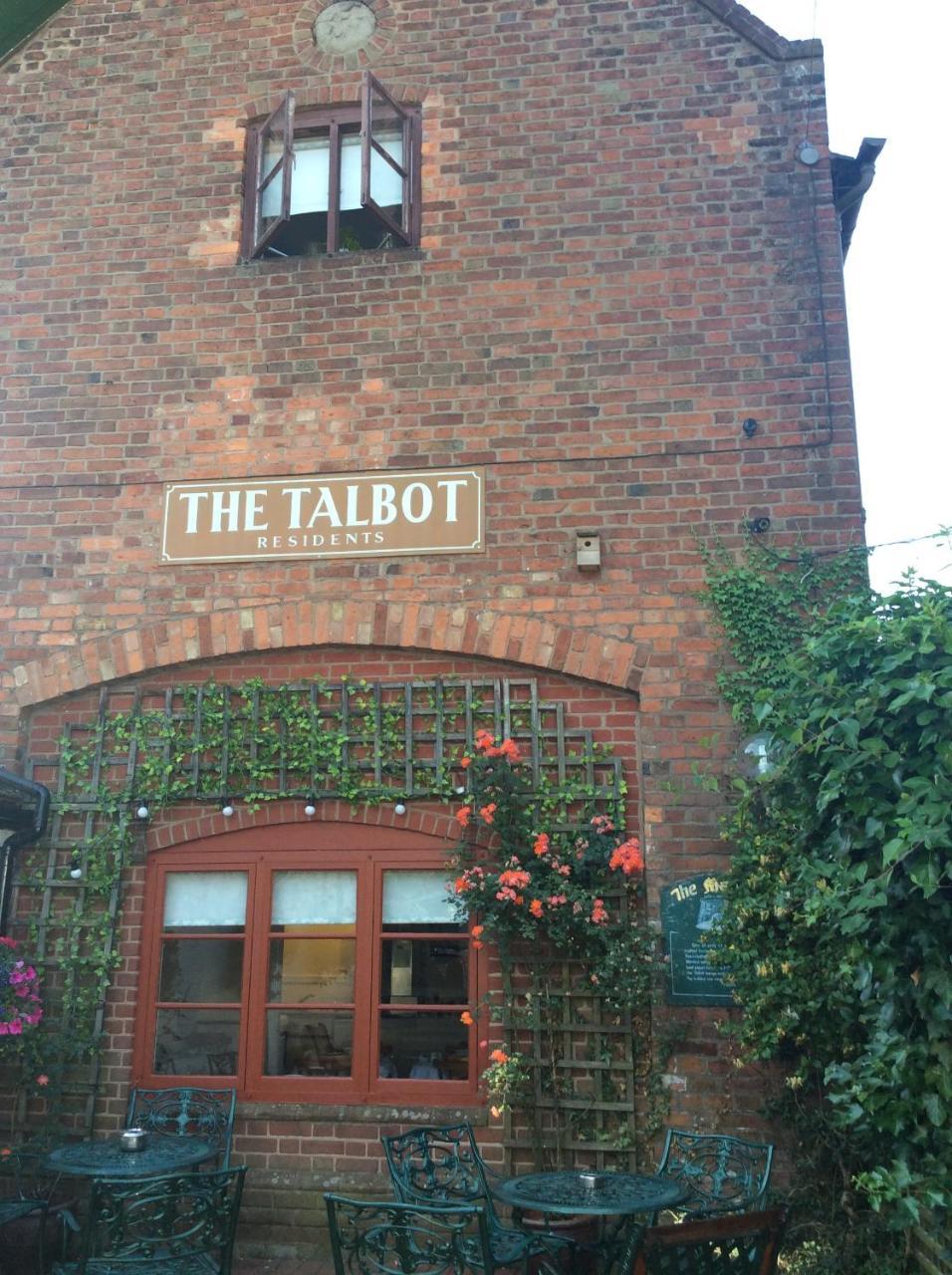 The Talbot Inn Мъч Уенлок Екстериор снимка